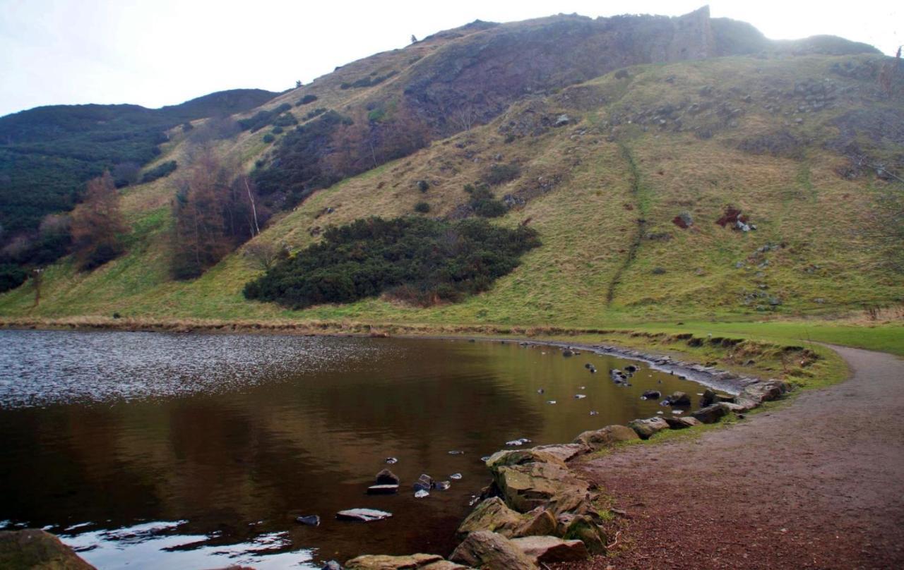 Holyrood Park Main Door Apartment Edinburgh Dış mekan fotoğraf